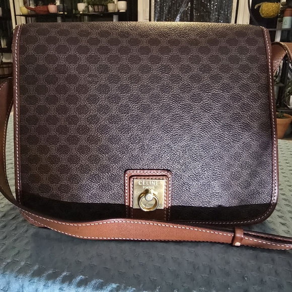 Celine - Picture 15 of 16